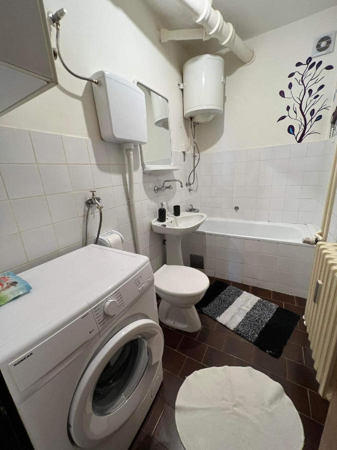 Ema Apartmani Vinkovci Luaran gambar