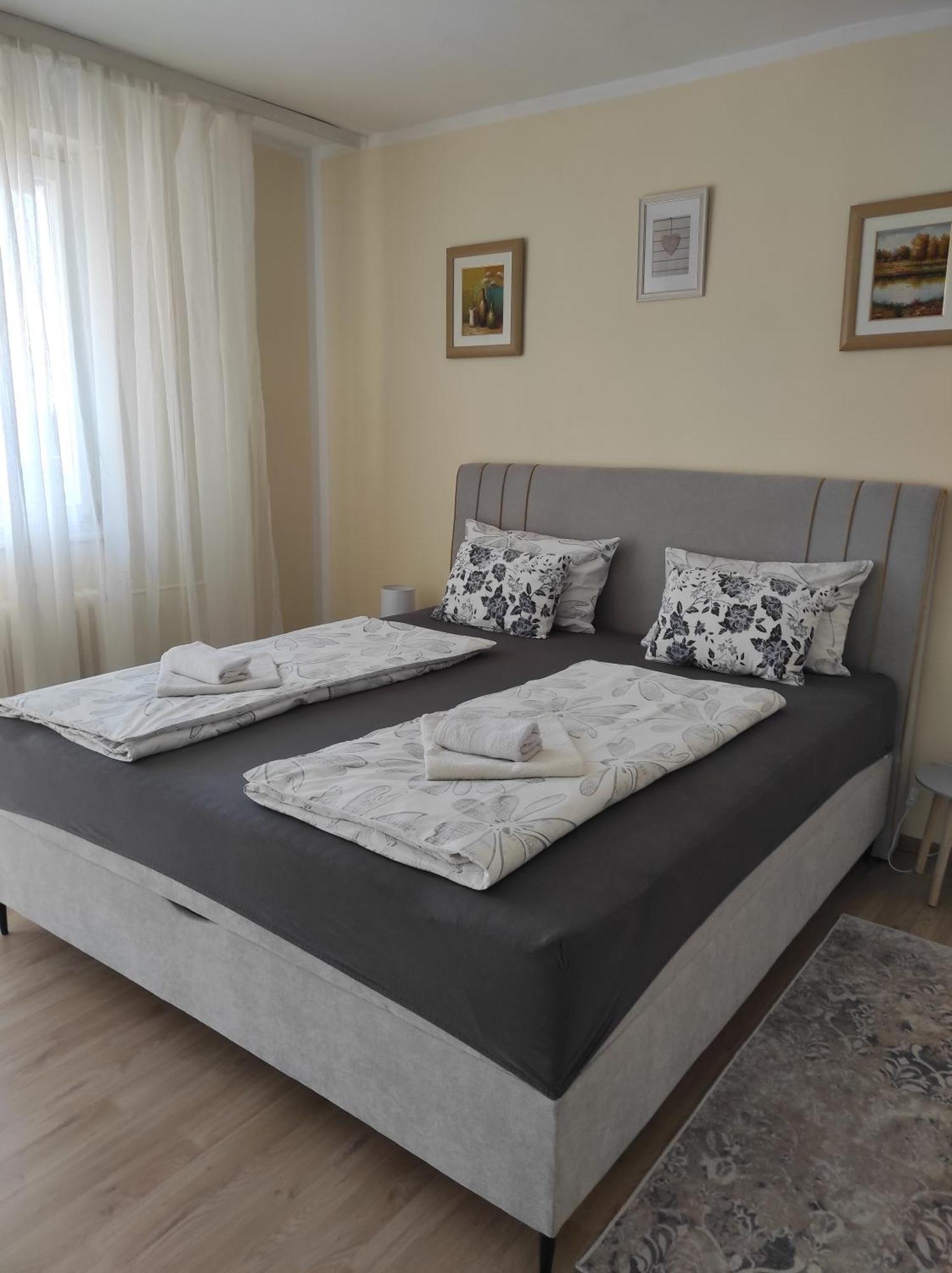 Ema Apartmani Vinkovci Luaran gambar